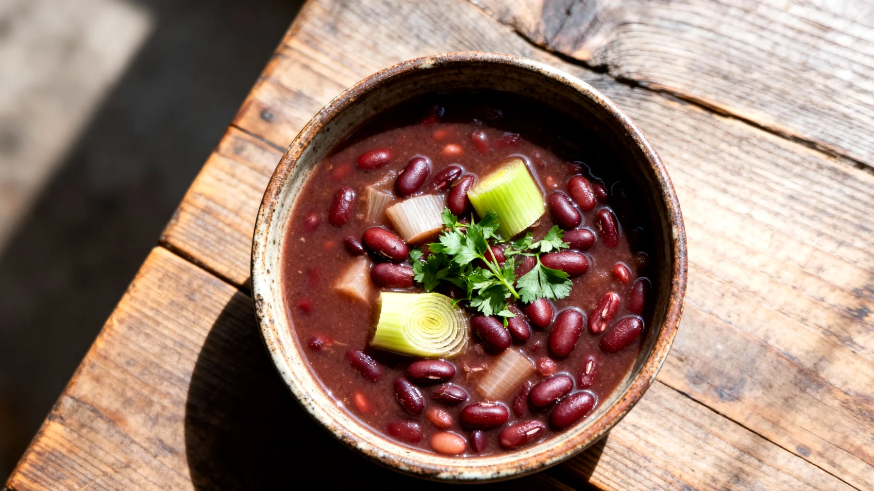 Zuppa di azuki rossi con sedano rapa e finocchio"